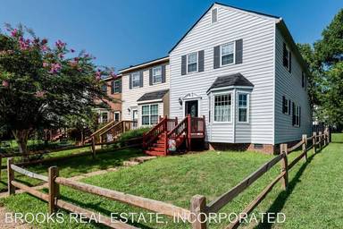 Main picture of 1647 Skiffes Creek Cir