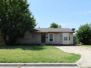 Main picture of 5812 NW Oak Ave