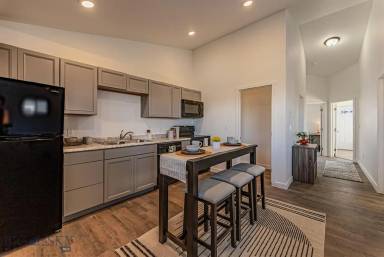 Main picture of 404 Brookline St