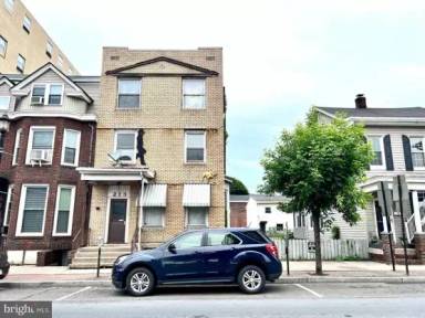 Main picture of 213 E Broad St