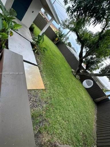 Main picture of 34 SE 3rd Ter