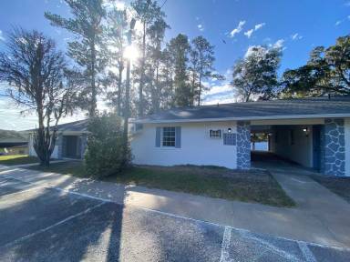 Main picture of 5702 SE 116th St