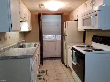 Main picture of 525 W H St