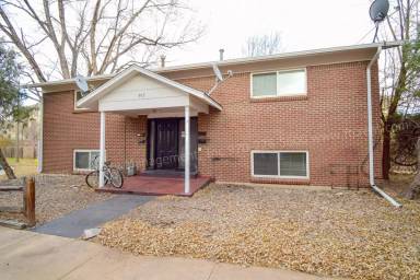 Main picture of 915 James Ct