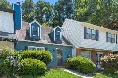 Main picture of 3040 Sand Wedge Cir NW