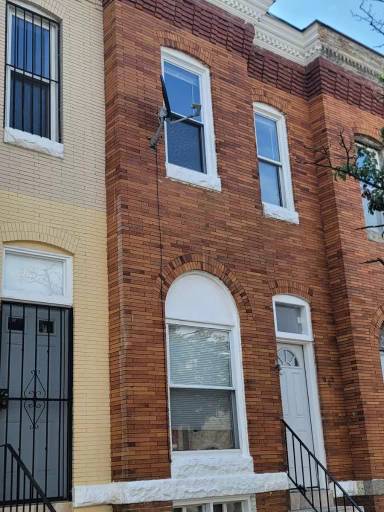 Main picture of 909 Appleton St