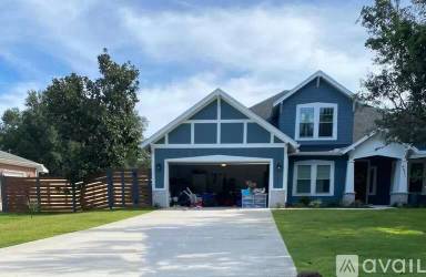 Main picture of 4831 Hickory Shores Blvd