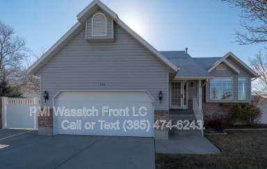 Main picture of 794 E Savannah Ct