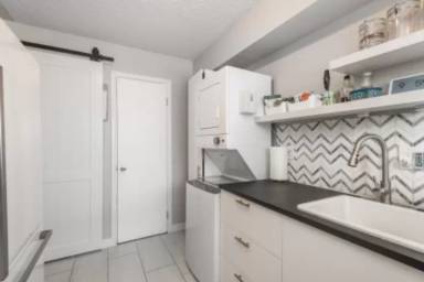 Main picture of 8015 Wolff St