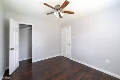 Main picture of 2501 Delano St