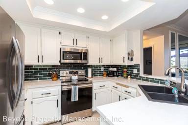 Main picture of 5895 Friars Rd
