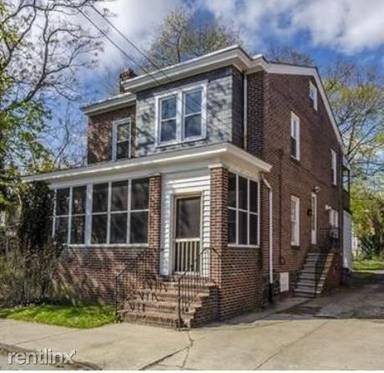 Main picture of 208 W 27th St
