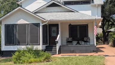 Main picture of 2204 Forest Trl