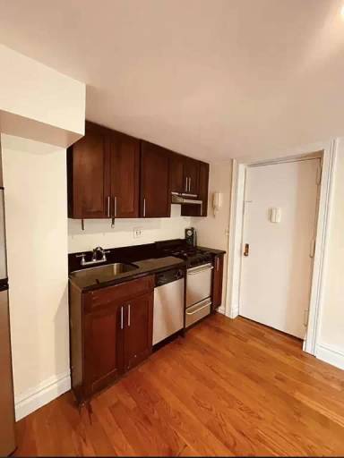 Main picture of 374 7th St