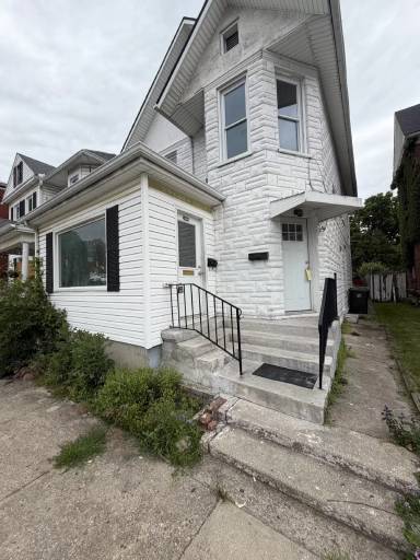 Main picture of 422 W High St