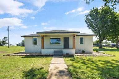 Main picture of 28368 State Line Rd E