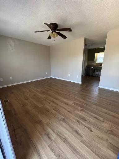 Main picture of 105 Kenmore Dr