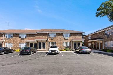 Main picture of Saddle Brook Court Apartments