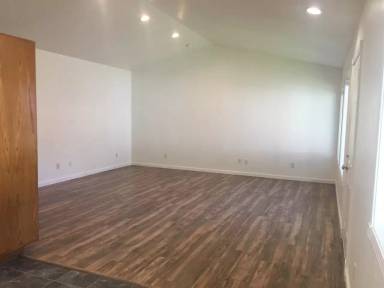 Main picture of 824 Pioneer Rd