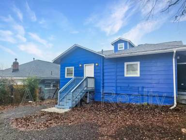 Main picture of 1519 Olympian Way SW