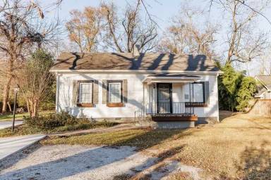 Main picture of 1760 Old West Broad St