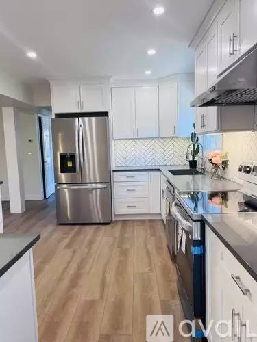Main picture of 12 Francine Ct