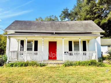 Main picture of 208 School St