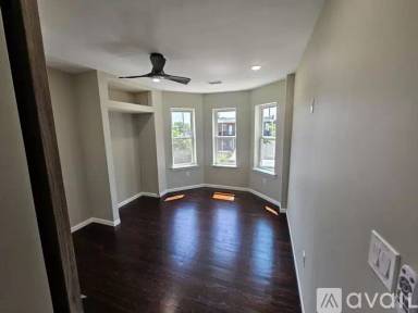 Main picture of 6 W 30th St