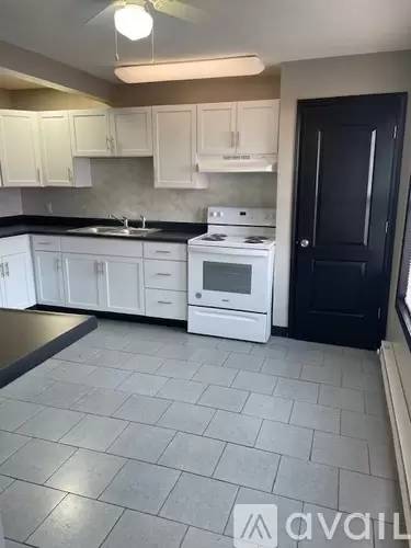 Main picture of 1323 Main St