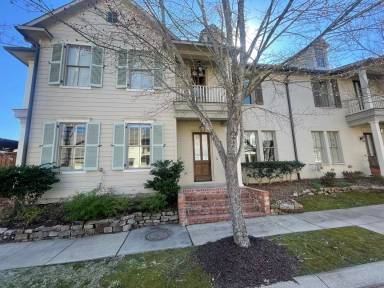 Main picture of 1921 Woodberry Ave