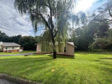 Main picture of 6421 Orchard View Ln
