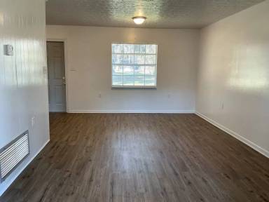Main picture of 709 Boyd Ct