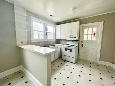 Main picture of 803 W Elizabeth St