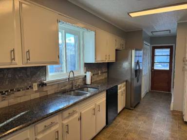 Main picture of 122 1st Ave