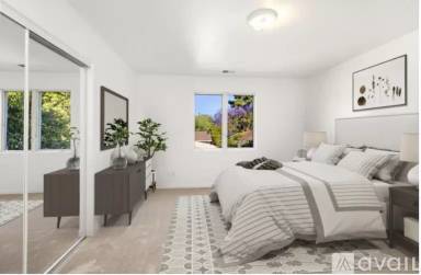 Main picture of 631 W Ortega St