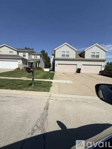 Main picture of 1100 Henry St