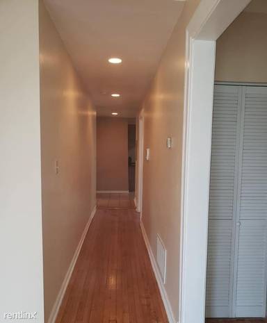 Main picture of 6644 S Marshfield Ave