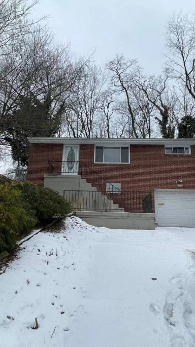 Main picture of 1425 Willoughby St