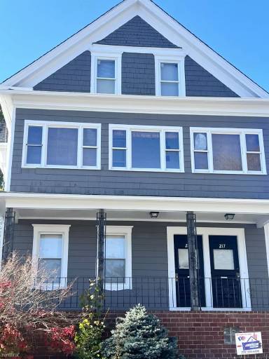 Main picture of 219 Orchard St