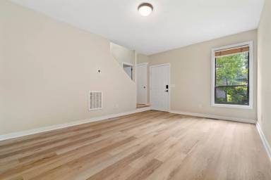 Main picture of 101 Walden Dr
