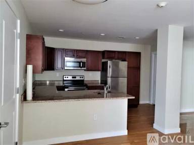 Main picture of 20 Pond St
