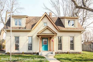 Main picture of 2 E Main St