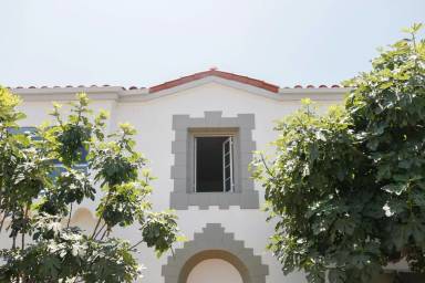 Main picture of 5074 Romaine St