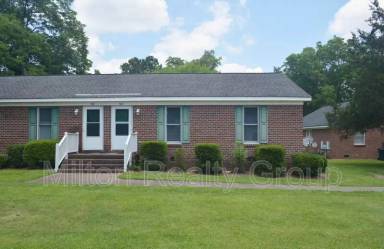 Main picture of 1006 S 10th St