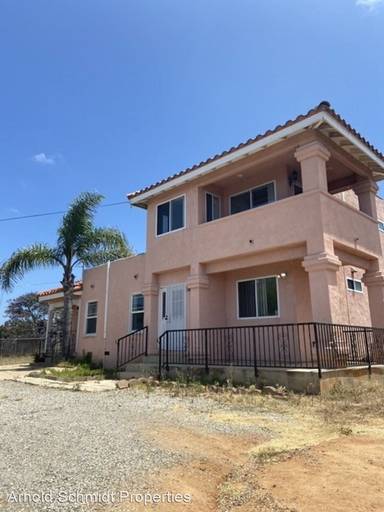 Main picture of 2121 Grove St