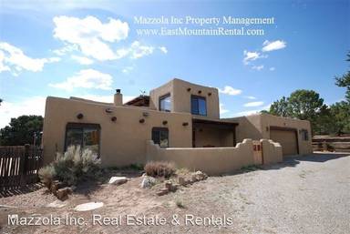 Main picture of 14 Digby Ln