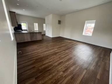 Main picture of 206 N Main St