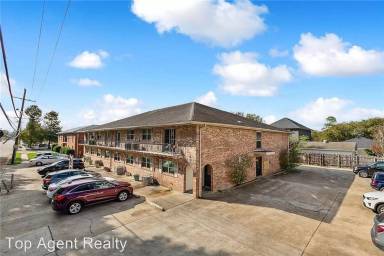 Main picture of 812 Martin Behrman Ave
