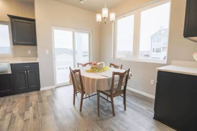 Main picture of 3309 6th Way E