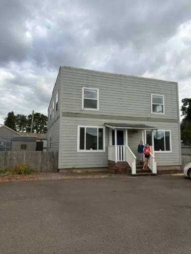 Main picture of 3238 Knox Butte Ave NE